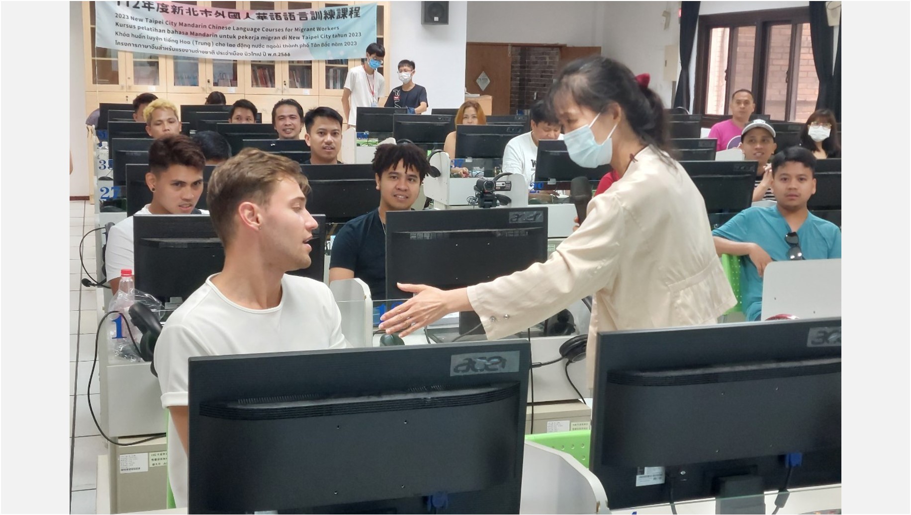 112年度外國人華語語言訓練課程─教師鼓勵學員開口說華語